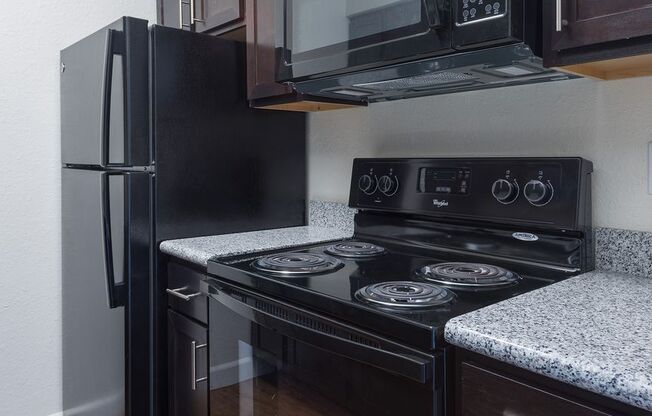 2 beds, 1 bath, 900 sqft, $1,100