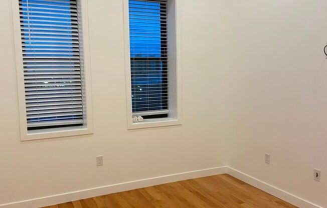 2 beds, 1 bath, 9,999 sqft, $2,250, Unit 64-403