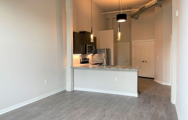 1 bed, 1 bath, 687 sqft, $1,620, Unit Cream City Lofts-408
