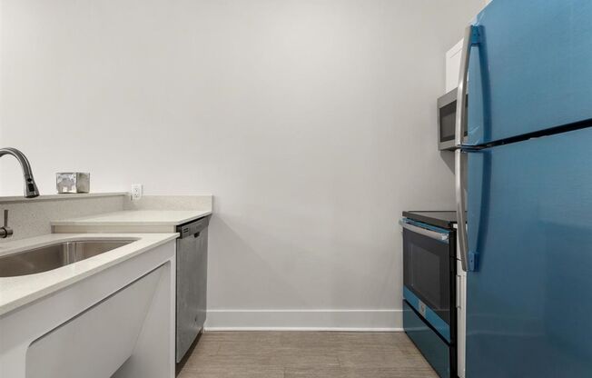 2 beds, 2 baths, 950 sqft, $2,600, Unit 127