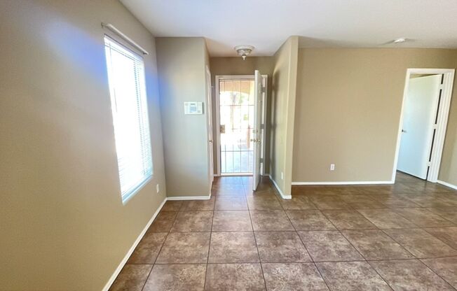 Well maintained 3 bedroom in Glendale!
