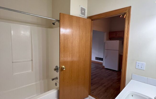 Studio, 1 bath, $675, Unit 605-203