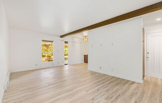 922 100 AVE NE