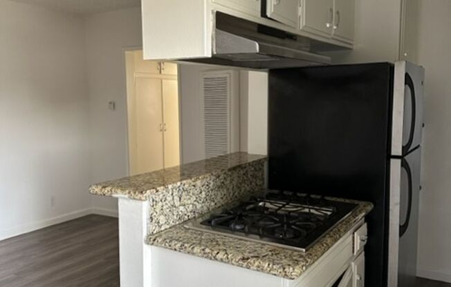 2 beds, 2 baths, $2,780, Unit 07