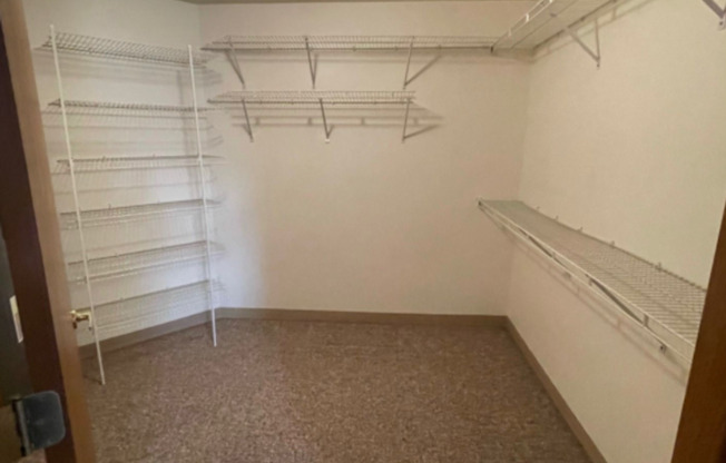 2 beds, 1 bath, 1,000 sqft, $1,025, Unit TE218X-217