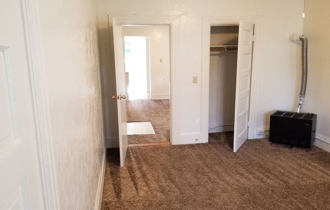 2 beds, 1 bath, $1,125, Unit 1130 #4