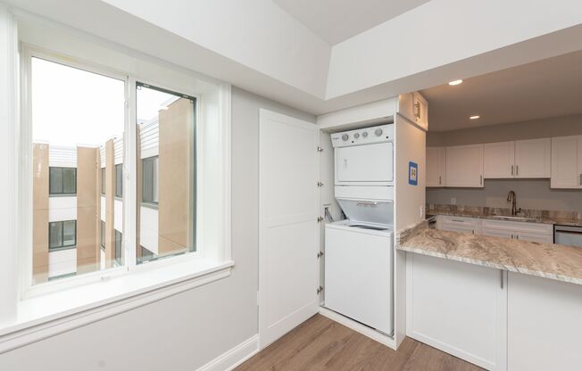 Studio, 1 bath, 460 sqft, $1,895, Unit 201G