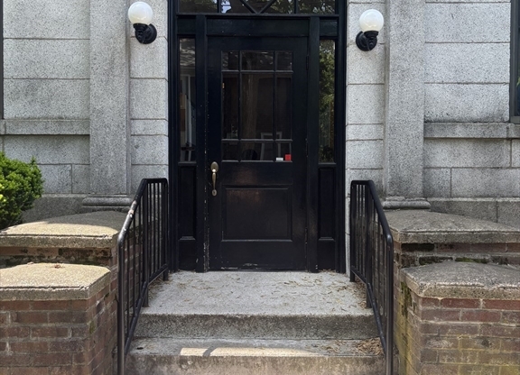12 PRINCE ST