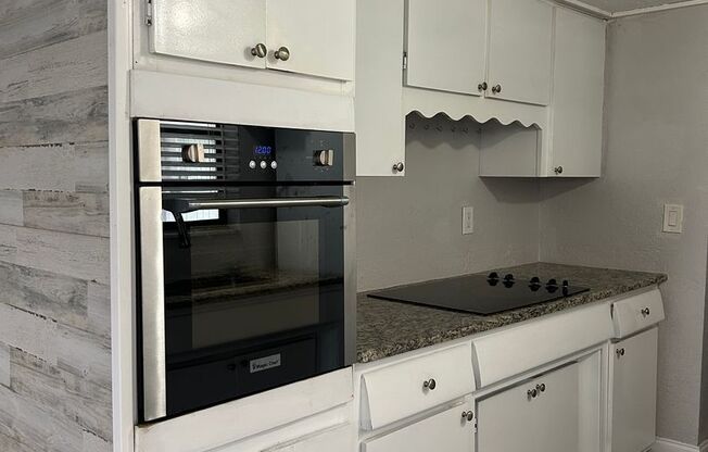 Move-In Special! Get November FREE When You Sign a 1-Year Lease!