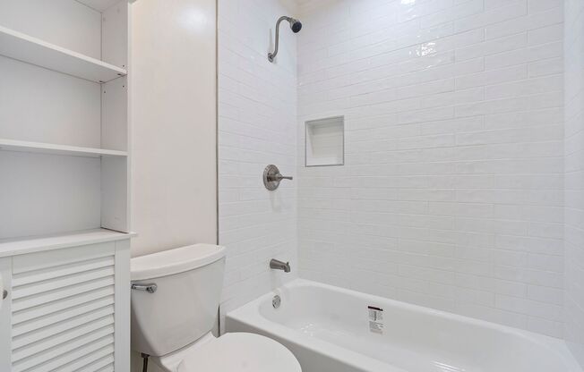 2 beds, 1 bath, 864 sqft, $2,695, Unit 302