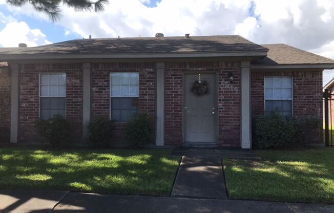 2 BEDROOM 2 BATH PATIO HOME WITH 1010 SF