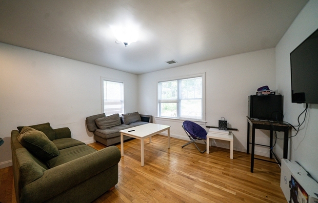 63 B CIRCUIT ST
