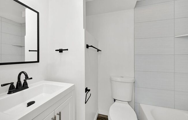 1 bed, 1 bath, 800 sqft, $1,150, Unit M-02