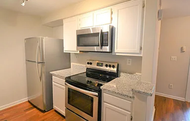 Updated 2 Bed, 2.5 Bath Townhome in Charlotte