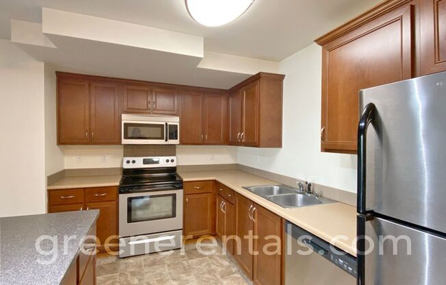 2 beds, 2 baths, 1,050 sqft, $1,750, Unit 1421-201