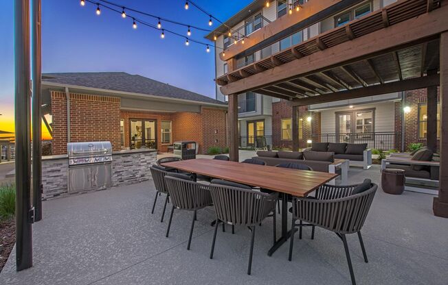 1 bed, 1 bath, 720 sqft, $1,375, Unit 2112