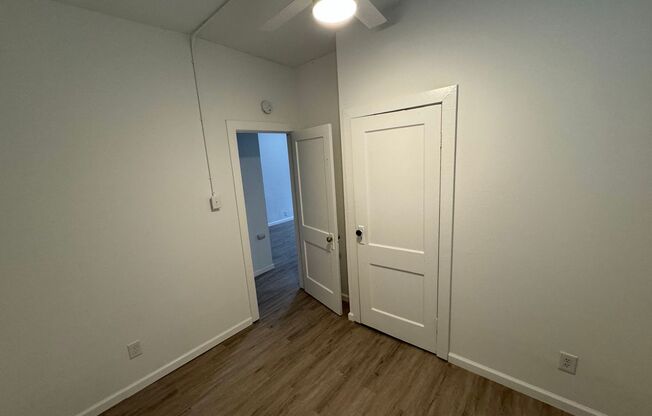 2 beds, 1 bath, 700 sqft, $995