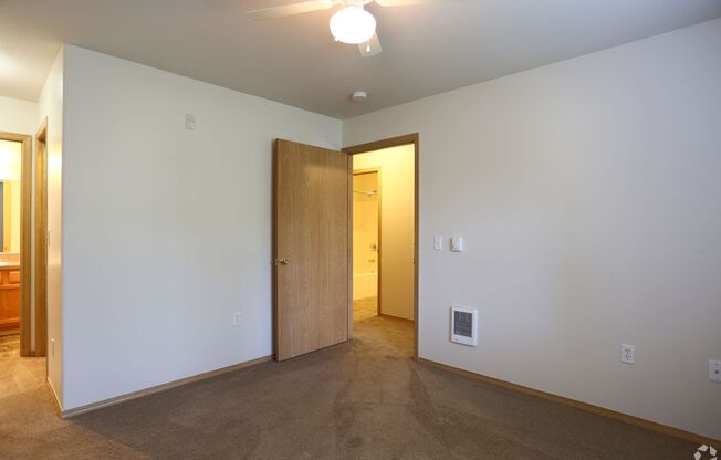 2 beds, 2 baths, 981 sqft, $1,695, Unit 311