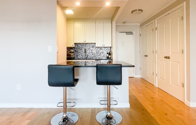 1 bed, 1 bath, 879 sqft, $3,750, Unit 11J