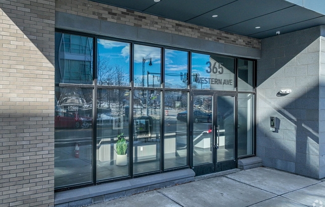 Studio, 1 bath, 550 sqft, $2,700, Unit 307