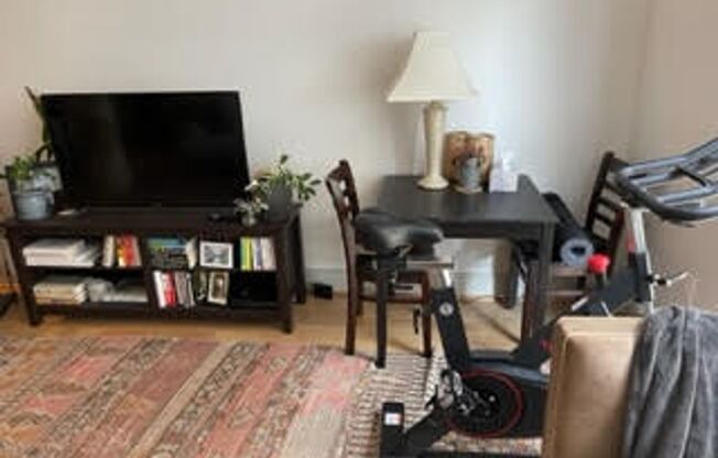 Great location, two beds, two baths, Metro!