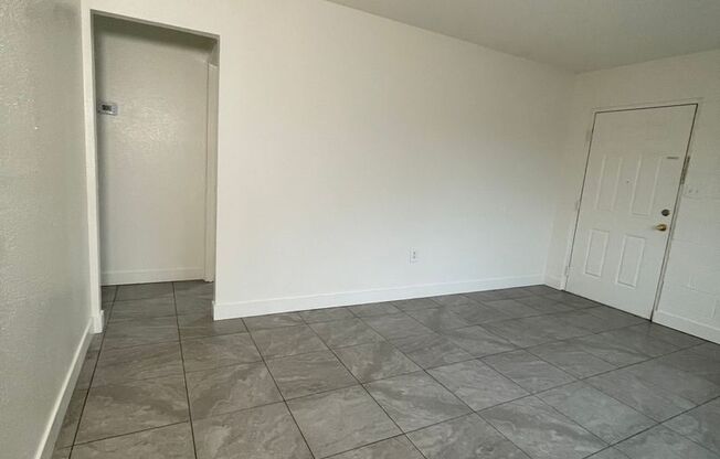 2 beds, 1 bath, $1,260, Unit A