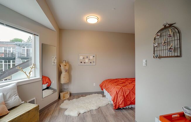 Studio, 1 bath, 156 sqft, $1,195, Unit B8