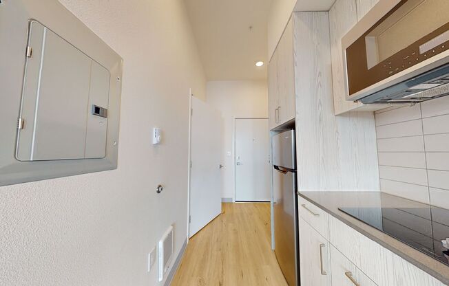 Studio, 1 bath, 343 sqft, $1,305, Unit 114