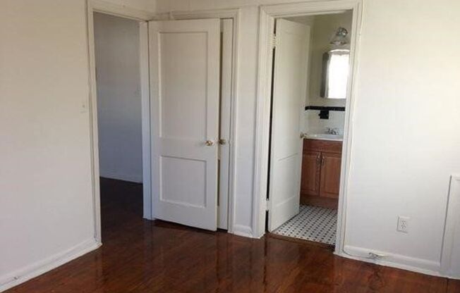 Studio, 1 bath, 450 sqft, $1,100, Unit 6810-002