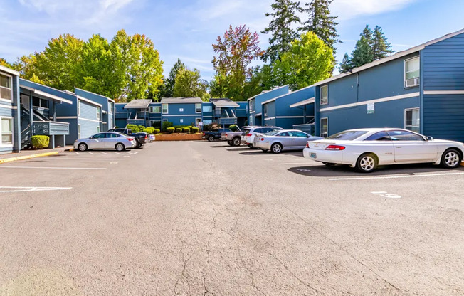 Fairway Downs - Updated Apartments - 6 Weeks Free!