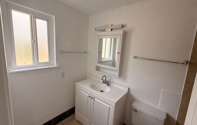 1 bed, 1 bath, 700 sqft, $1,695, Unit 103