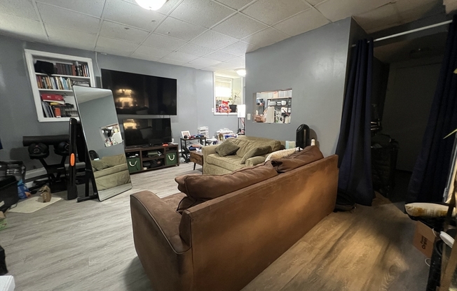 1064 Beacon St Apt B
