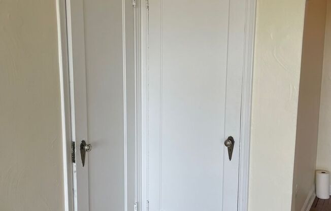 1 bed, 1 bath, 768 sqft, $1,510, Unit Royal York 211