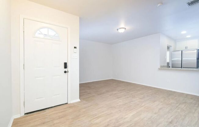 Modern 4-Bedroom House Near Leon Valley