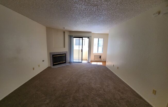 1 bed, 1 bath, 660 sqft, $1,800, Unit 69