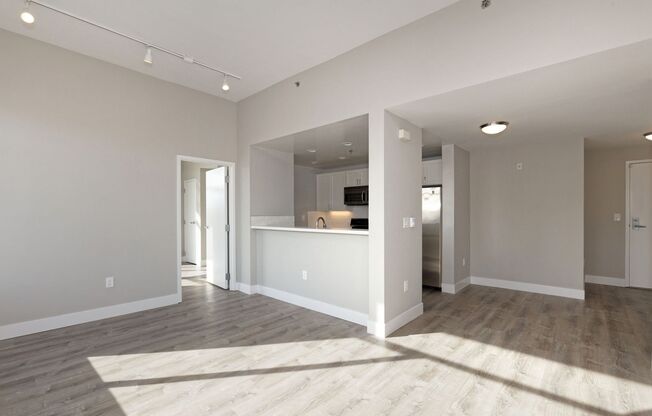 2 beds, 2 baths, 920 sqft, $3,040, Unit 203