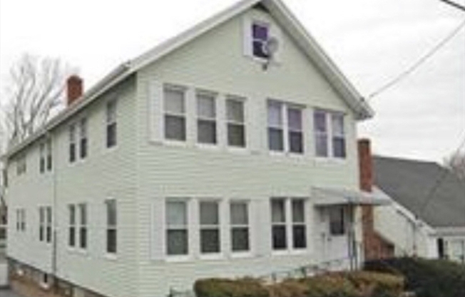 11 BATEMAN ST