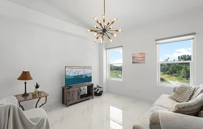 200 GDNS EDGE DR