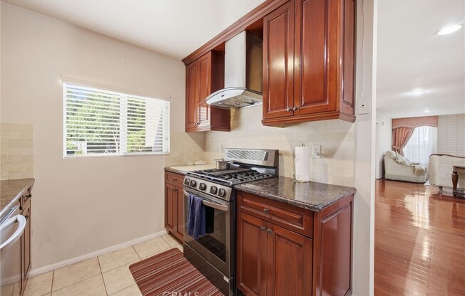 5 beds, 3.5 baths, 2,914 sqft, $5,500
