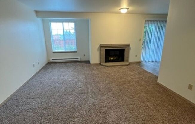 1 bed, 1 bath, 800 sqft, $1,535, Unit 814