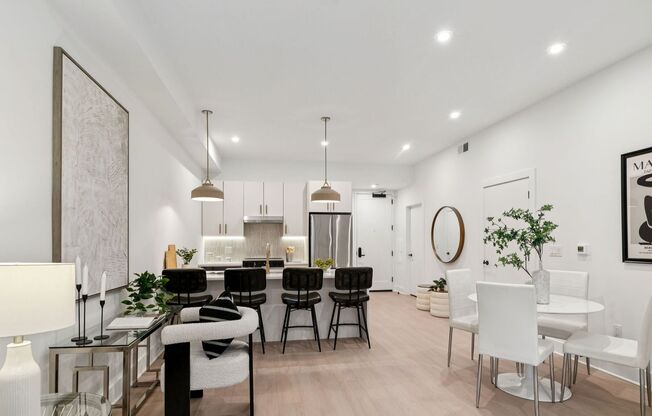 1 bed, 1 bath, 800 sqft, $2,017, Unit 210