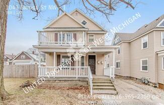 1043 Bridge St NW
