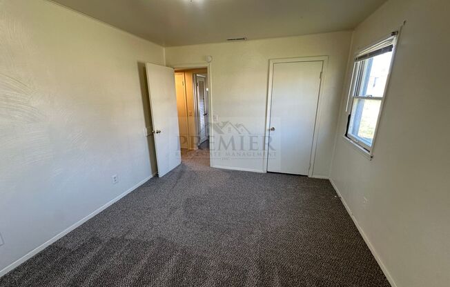 2 beds, 1 bath, $950, Unit MBB-2