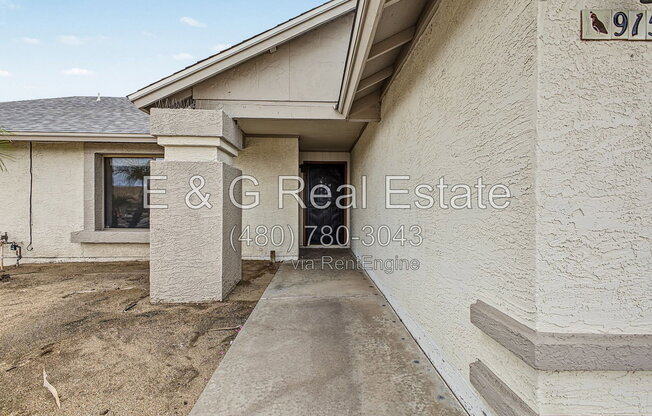 915 W DIAMOND DR