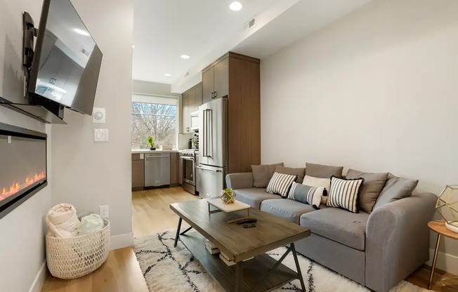 Modern Townhome With Rooftop Deck and Mountain View