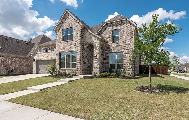 Prestigious 4 bedroom in Diamond Point Estates in Frisco!