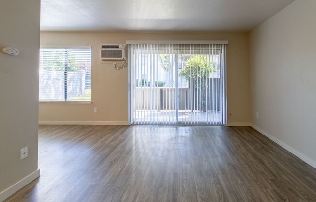 Studio, 1 bath, 360 sqft, $1,450, Unit 96