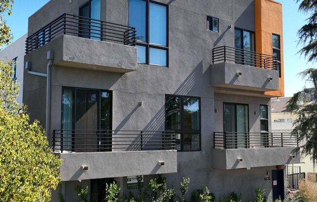 6656 Balboa Blvd Residences
