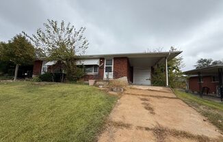 Charming 2-Bedroom Duplex with Modern Updates & Great Location!