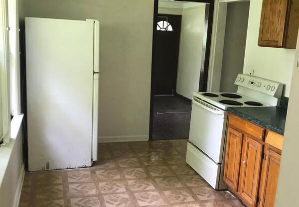 1250 W 27th St.